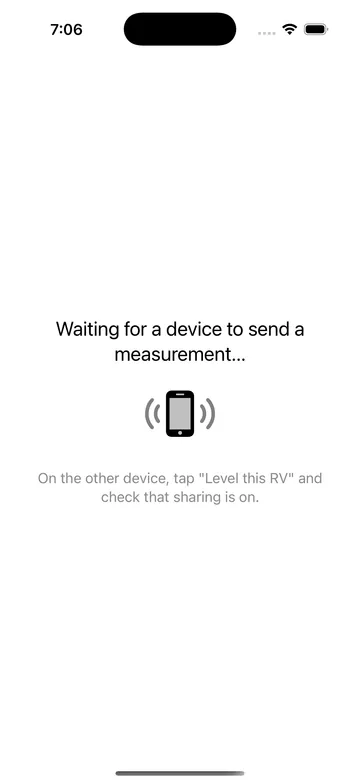 Waiting for a device to send a measurement, with the hint: on the other device, tap Level this RV and check that sharing is on.